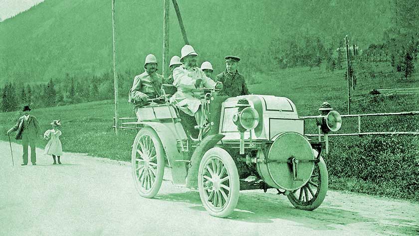 Emil Jellinek was at the wheel of his Daimler Phoenix 16 hp along with his mechanic, secretary, nephew, and brother, 1899.
